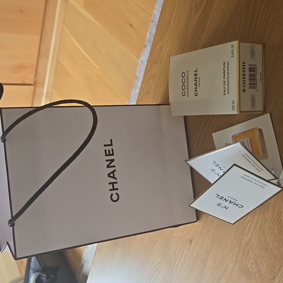 Authentic Chanel Packaging, Empty Box, Perfume Cards, Gift Bag - Picture 3 of 9